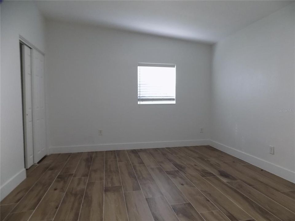 出租: $3,898 (4 贝兹, 3 浴室, 2676 平方英尺)