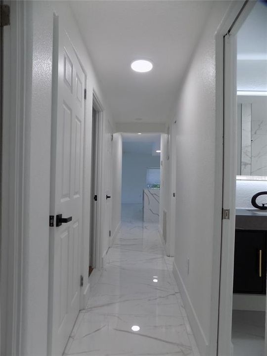 出租: $3,898 (4 贝兹, 3 浴室, 2676 平方英尺)