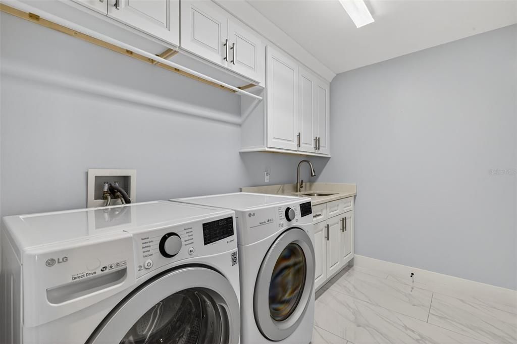 For Sale: $695,000 (2 beds, 2 baths, 1782 Square Feet)