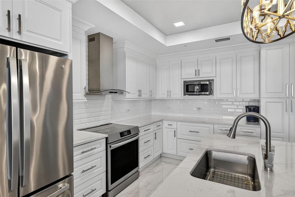 For Sale: $695,000 (2 beds, 2 baths, 1782 Square Feet)