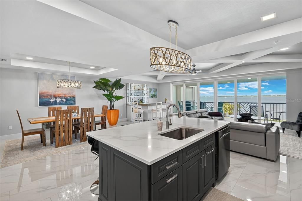 For Sale: $695,000 (2 beds, 2 baths, 1782 Square Feet)