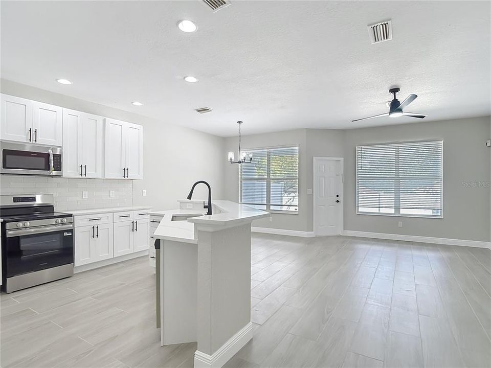 На продажу: $280,000 (3 спален, 2 ванн, 1536 Квадратных фут)