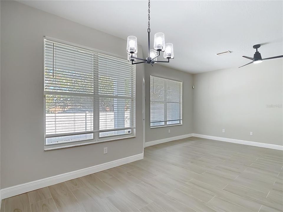 На продажу: $280,000 (3 спален, 2 ванн, 1536 Квадратных фут)