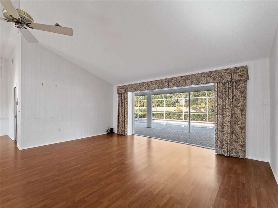 For Sale: $800,000 (3 beds, 2 baths, 2134 Square Feet)