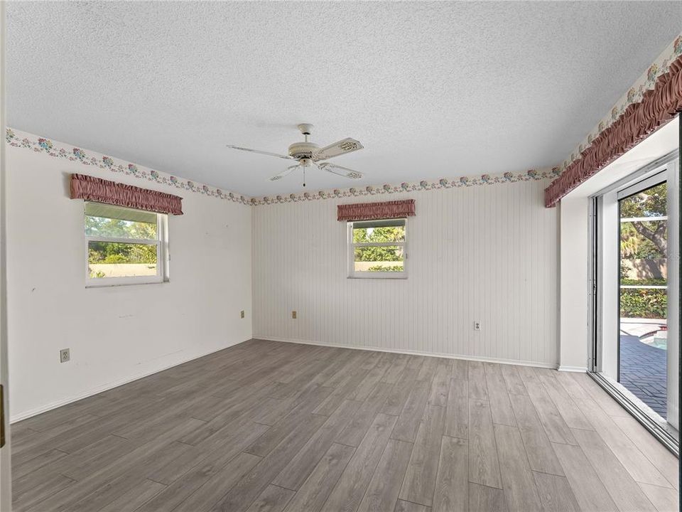 For Sale: $800,000 (3 beds, 2 baths, 2134 Square Feet)