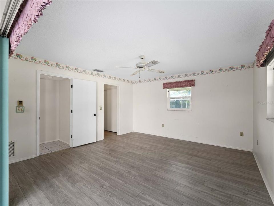 For Sale: $800,000 (3 beds, 2 baths, 2134 Square Feet)