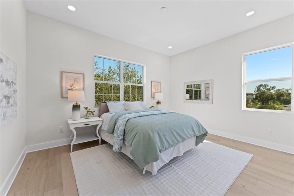 Под контрактом: $1,495,000 (5 спален, 4 ванн, 3841 Квадратных фут)