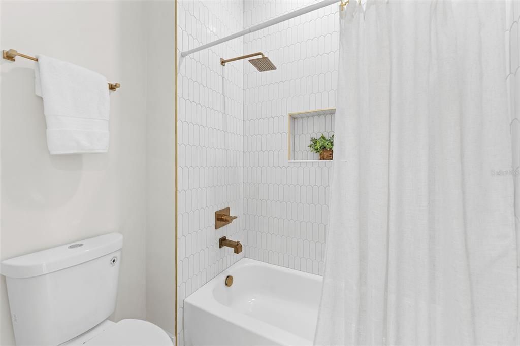 Под контрактом: $1,495,000 (5 спален, 4 ванн, 3841 Квадратных фут)