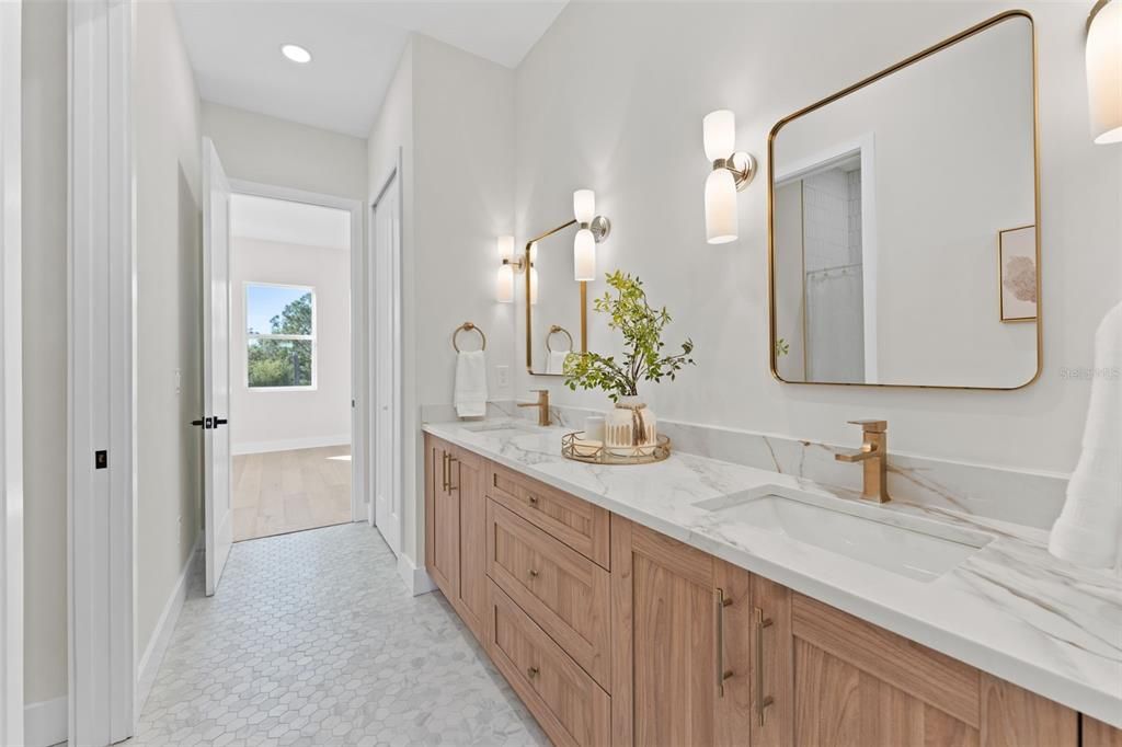 Под контрактом: $1,495,000 (5 спален, 4 ванн, 3841 Квадратных фут)