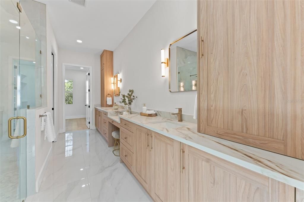 Под контрактом: $1,495,000 (5 спален, 4 ванн, 3841 Квадратных фут)