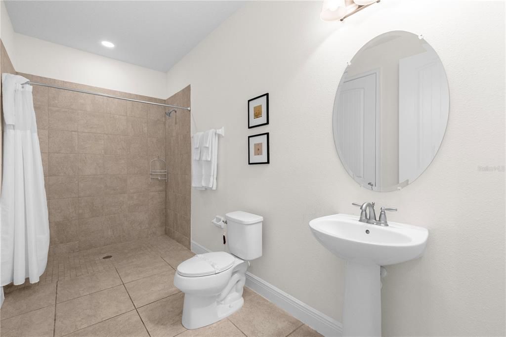 На продажу: $930,000 (10 спален, 10 ванн, 4707 Квадратных фут)