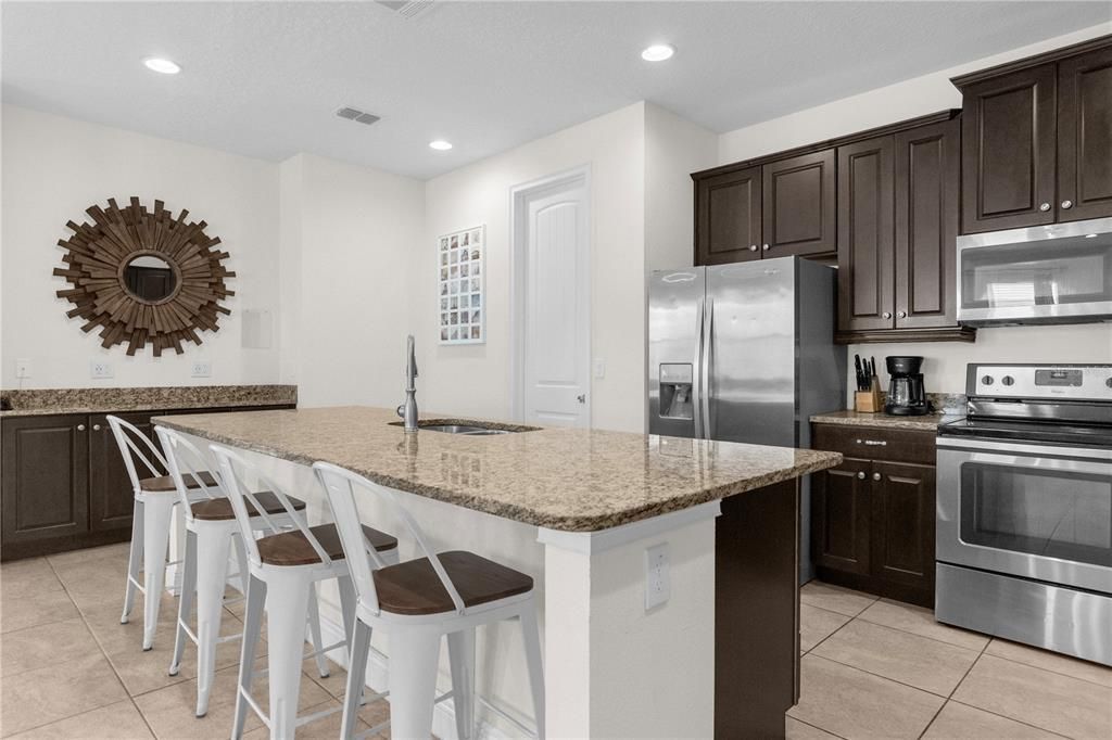 На продажу: $930,000 (10 спален, 10 ванн, 4707 Квадратных фут)