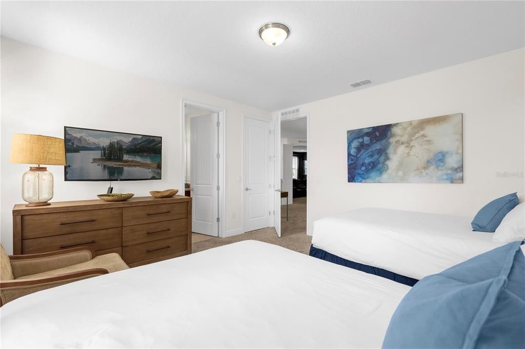 На продажу: $930,000 (10 спален, 10 ванн, 4707 Квадратных фут)