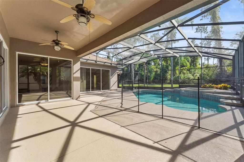 合同活跃: $849,000 (4 贝兹, 3 浴室, 3024 平方英尺)