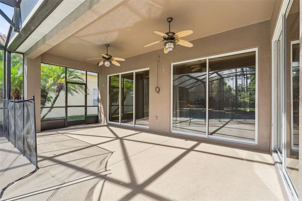 合同活跃: $849,000 (4 贝兹, 3 浴室, 3024 平方英尺)