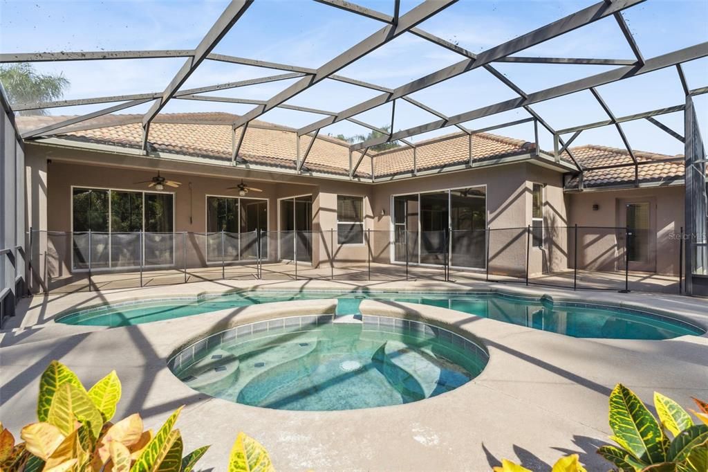 合同活跃: $849,000 (4 贝兹, 3 浴室, 3024 平方英尺)