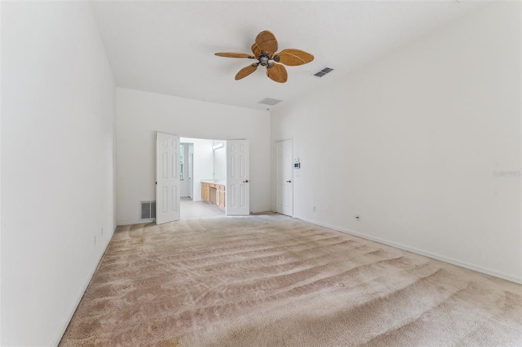 合同活跃: $849,000 (4 贝兹, 3 浴室, 3024 平方英尺)