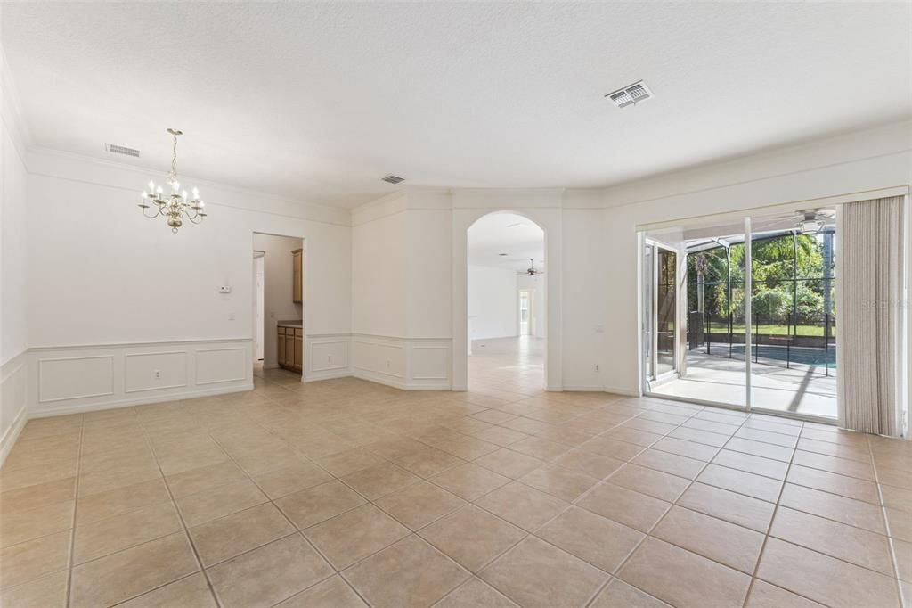 合同活跃: $849,000 (4 贝兹, 3 浴室, 3024 平方英尺)