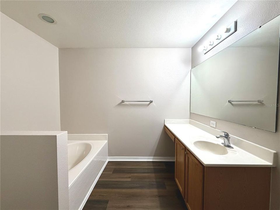 Active With Contract: $279,900 (4 beds, 2 baths, 2108 Square Feet)