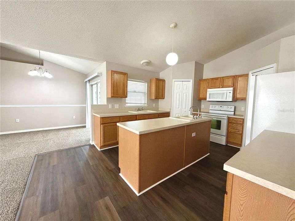 Active With Contract: $279,900 (4 beds, 2 baths, 2108 Square Feet)