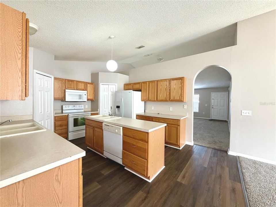 Active With Contract: $279,900 (4 beds, 2 baths, 2108 Square Feet)