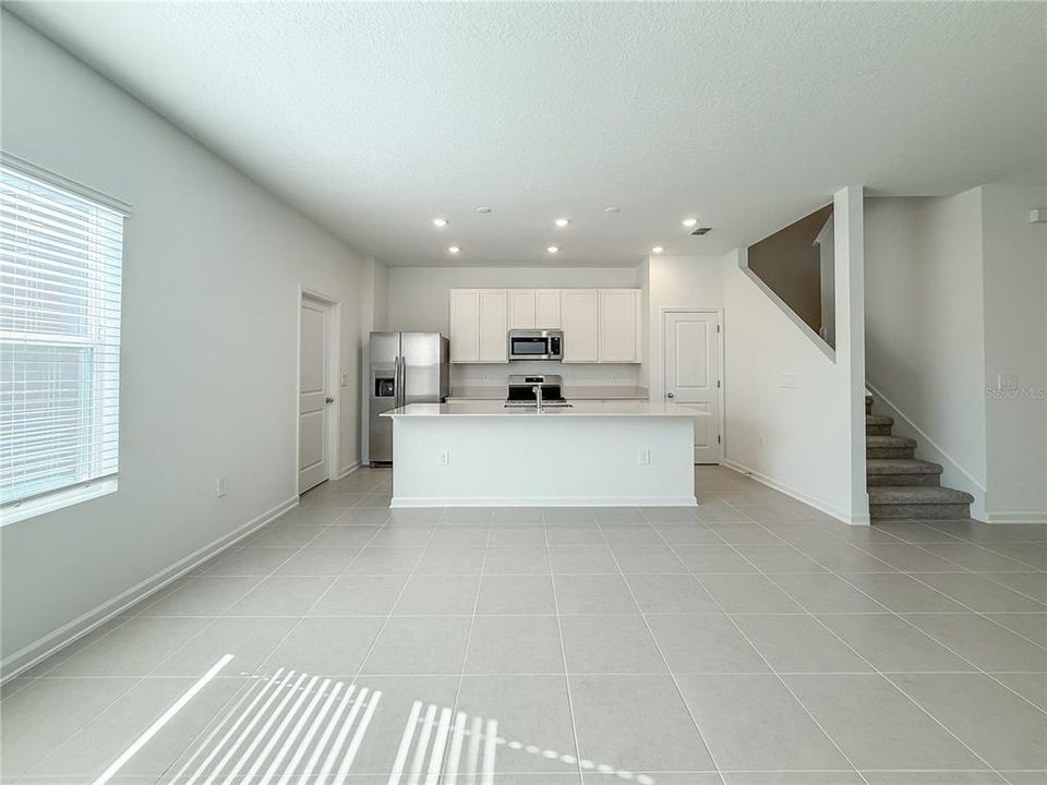 В аренду: $2,700 (4 спален, 2 ванн, 2000 Квадратных фут)