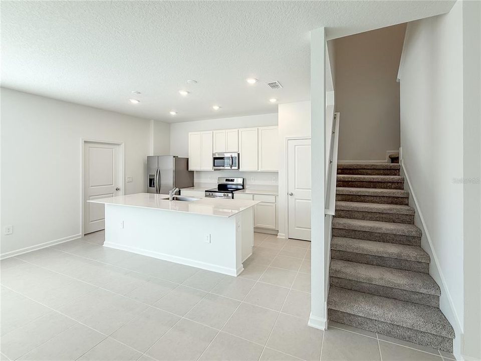 В аренду: $2,700 (4 спален, 2 ванн, 2000 Квадратных фут)