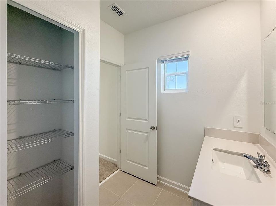 В аренду: $2,700 (4 спален, 2 ванн, 2000 Квадратных фут)