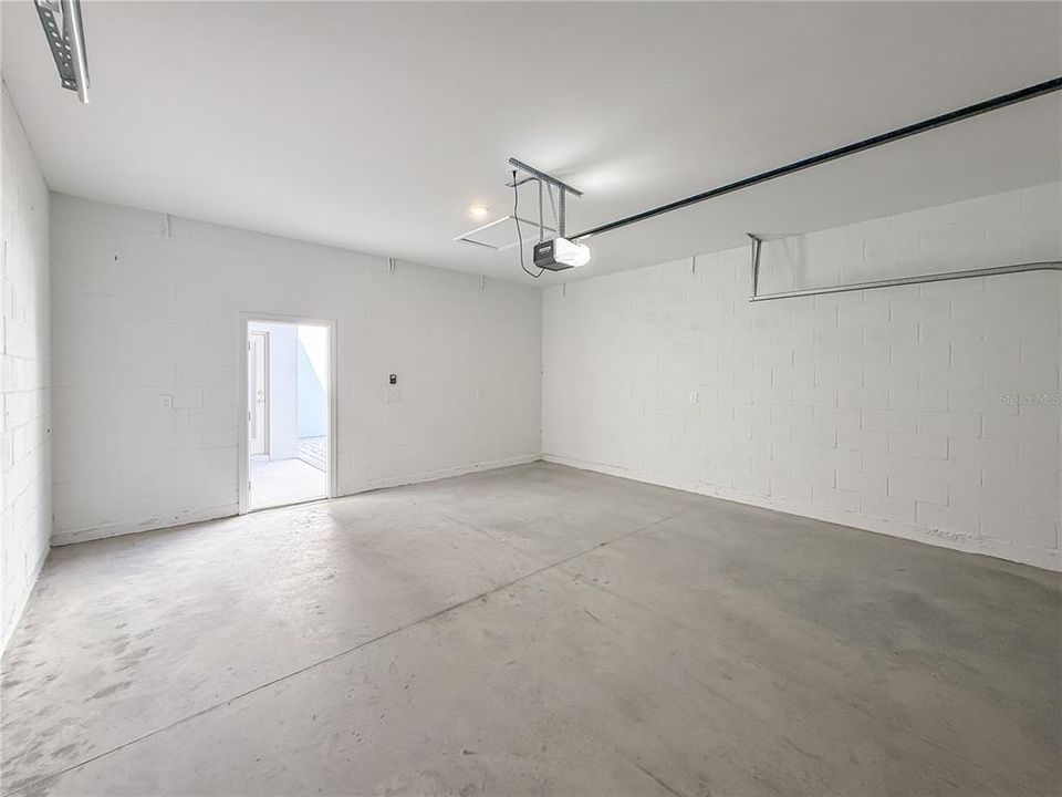 В аренду: $2,700 (4 спален, 2 ванн, 2000 Квадратных фут)