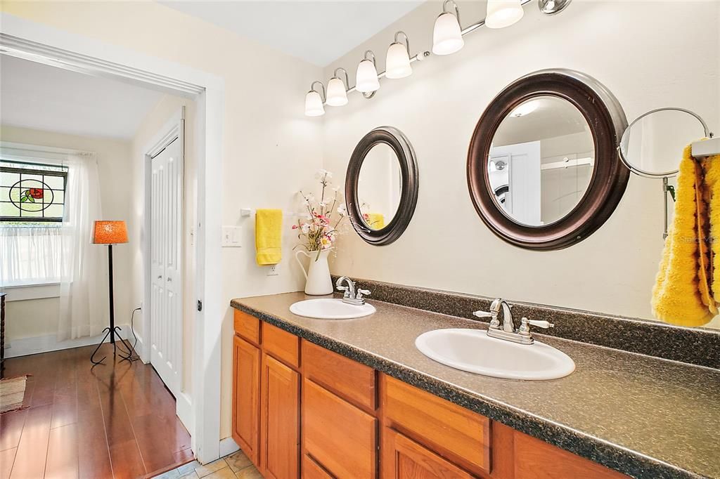 待售: $374,900 (3 贝兹, 2 浴室, 1878 平方英尺)