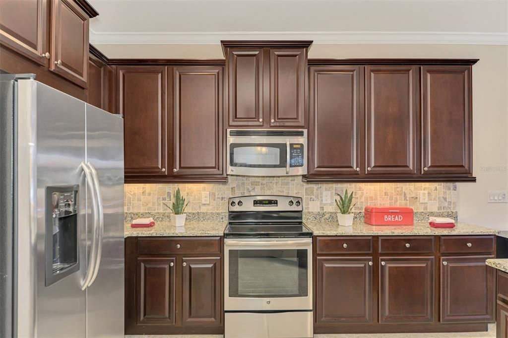 Active With Contract: $499,000 (3 beds, 2 baths, 1806 Square Feet)