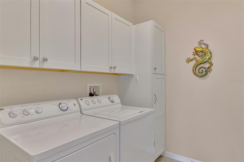 Active With Contract: $499,000 (3 beds, 2 baths, 1806 Square Feet)