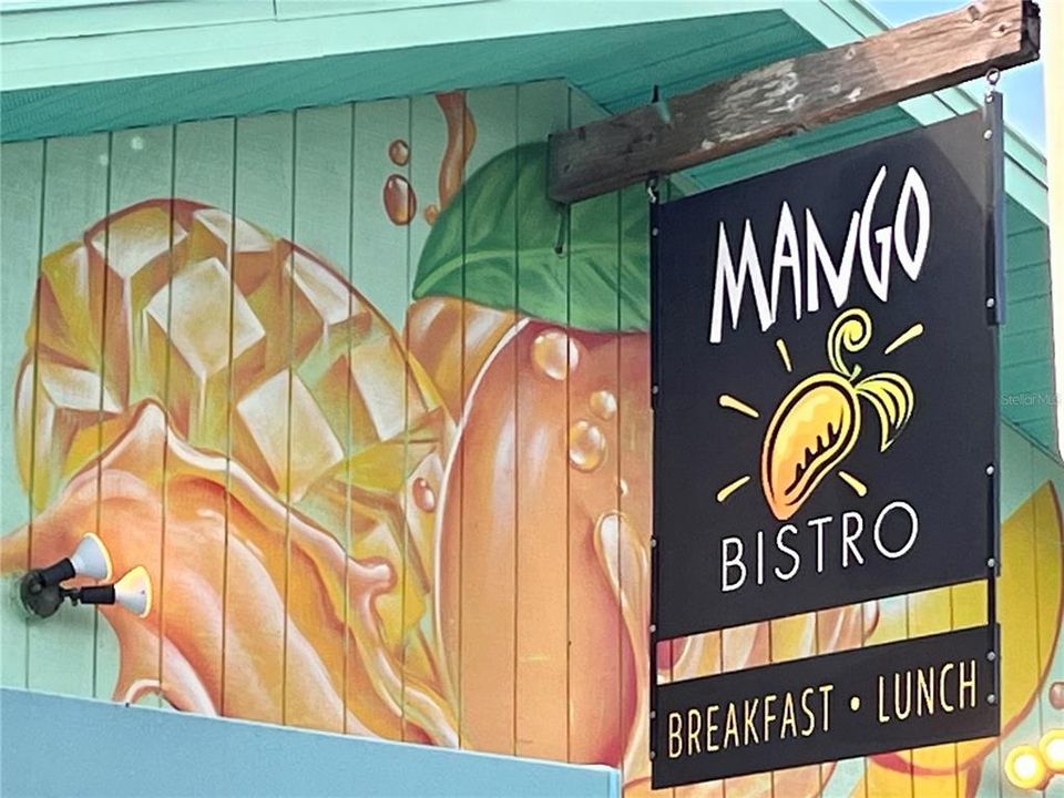 Active With Contract: $499,000 (3 beds, 2 baths, 1806 Square Feet)