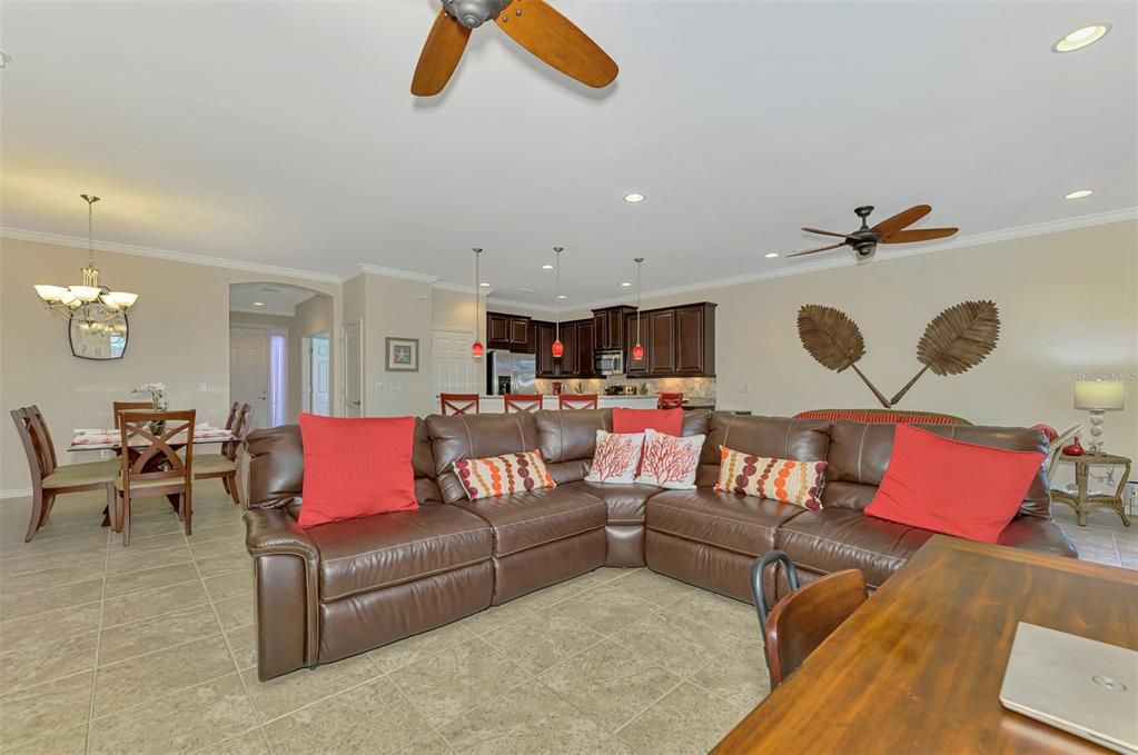 Active With Contract: $499,000 (3 beds, 2 baths, 1806 Square Feet)