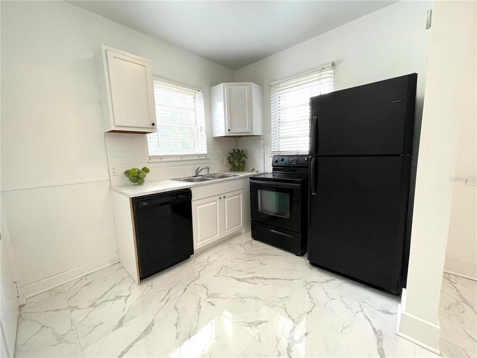 В аренду: $1,895 (2 спален, 1 ванн, 1150 Квадратных фут)