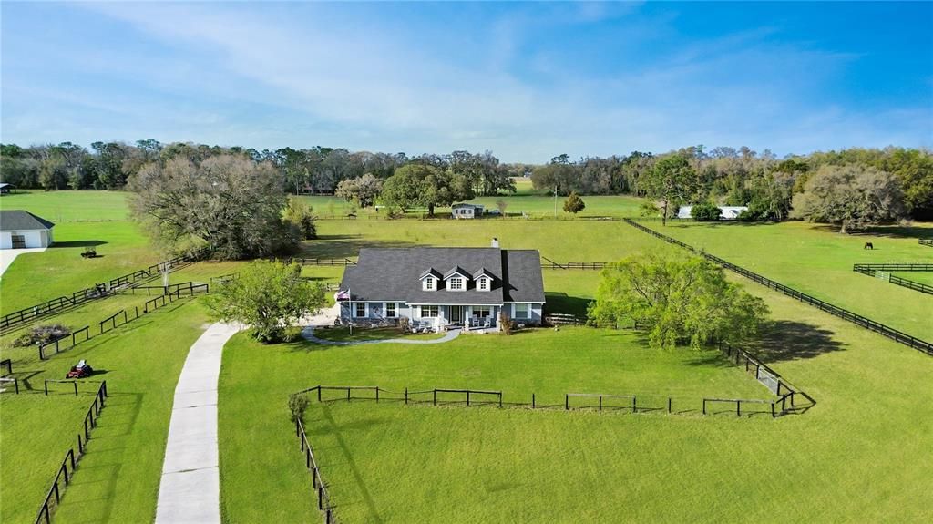 For Sale: $794,900 (4 beds, 3 baths, 2619 Square Feet)