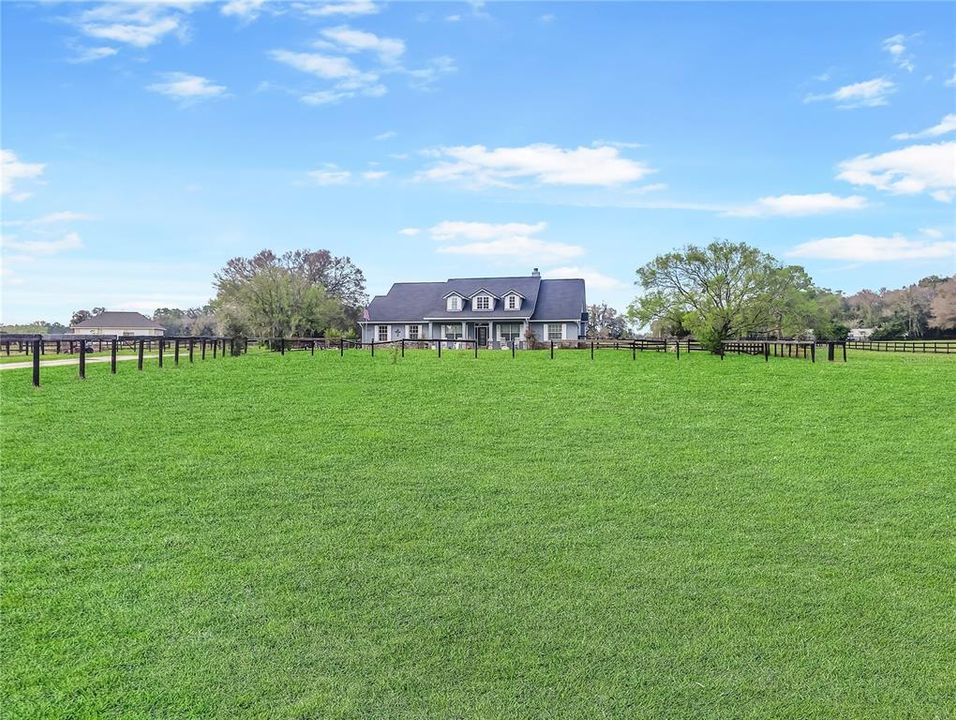 For Sale: $794,900 (4 beds, 3 baths, 2619 Square Feet)