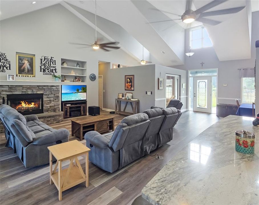 For Sale: $794,900 (4 beds, 3 baths, 2619 Square Feet)