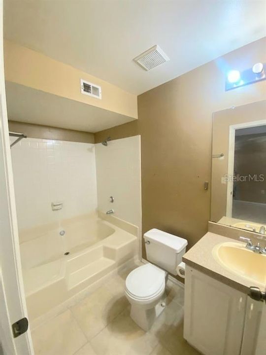 В аренду: $1,645 (2 спален, 2 ванн, 990 Квадратных фут)