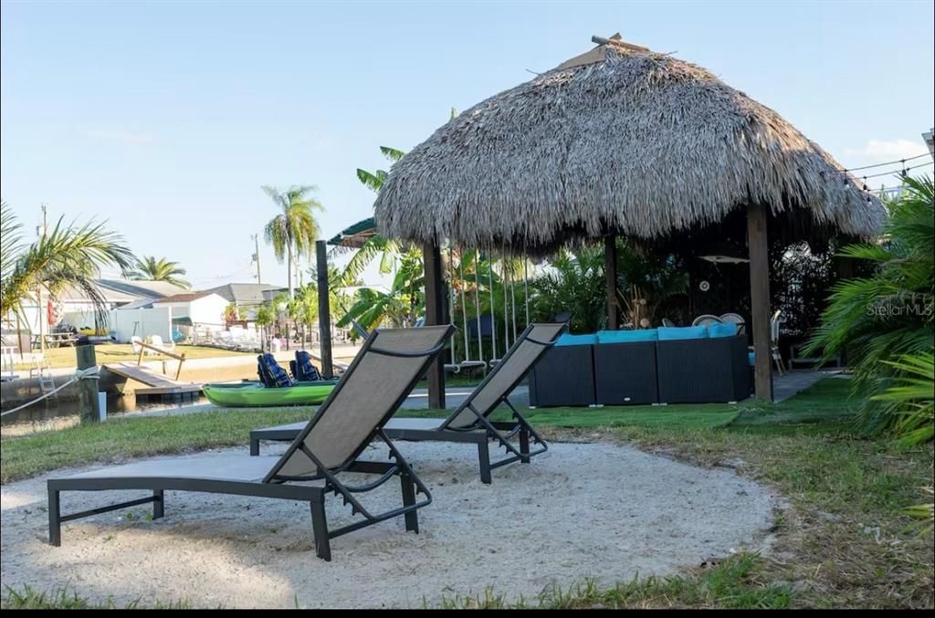 For Sale: $430,000 (3 beds, 2 baths, 1396 Square Feet)