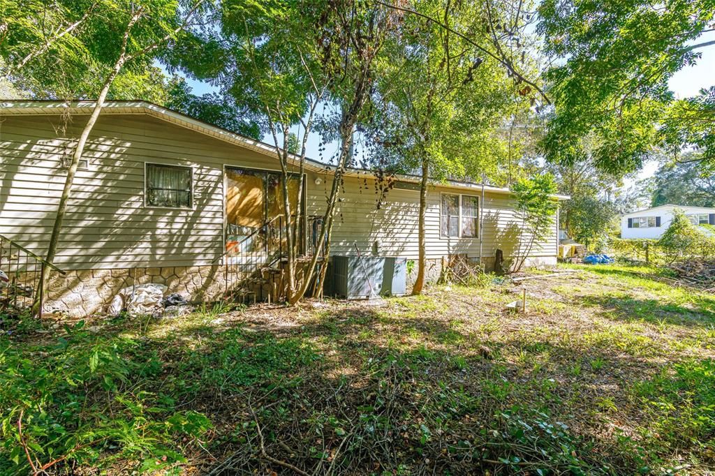 For Sale: $97,000 (3 beds, 2 baths, 1499 Square Feet)