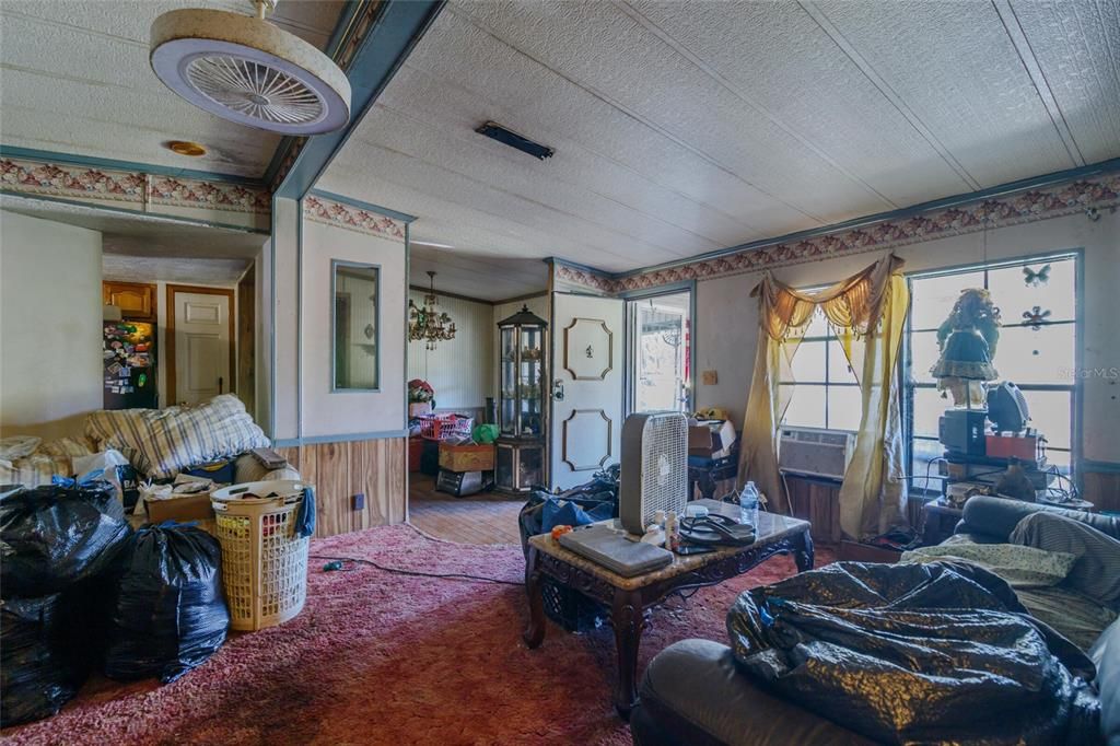 For Sale: $97,000 (3 beds, 2 baths, 1499 Square Feet)