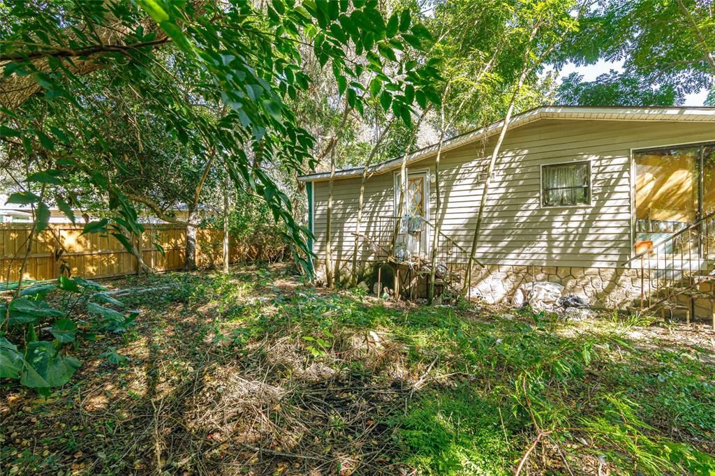 For Sale: $97,000 (3 beds, 2 baths, 1499 Square Feet)