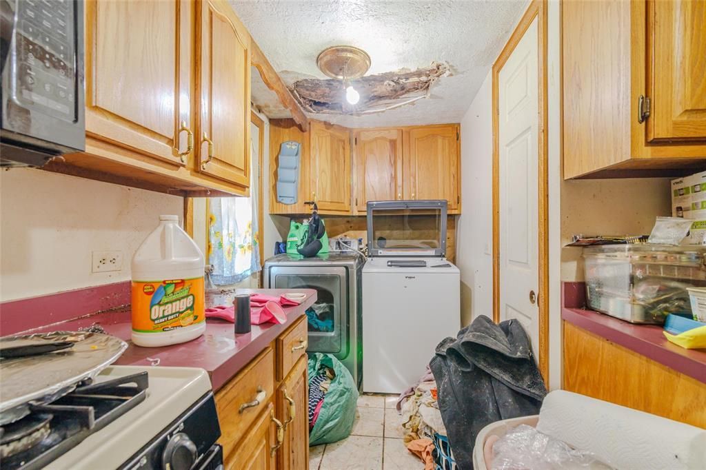 For Sale: $97,000 (3 beds, 2 baths, 1499 Square Feet)