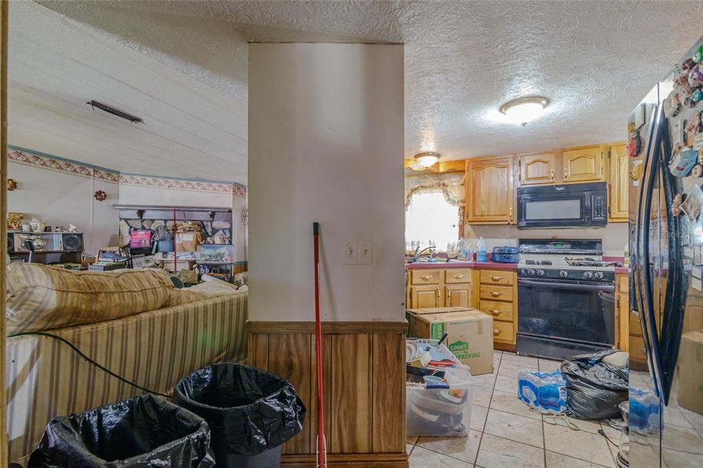 For Sale: $97,000 (3 beds, 2 baths, 1499 Square Feet)