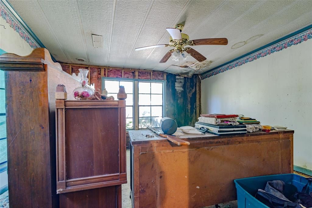 For Sale: $97,000 (3 beds, 2 baths, 1499 Square Feet)