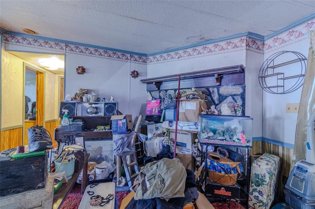 For Sale: $97,000 (3 beds, 2 baths, 1499 Square Feet)