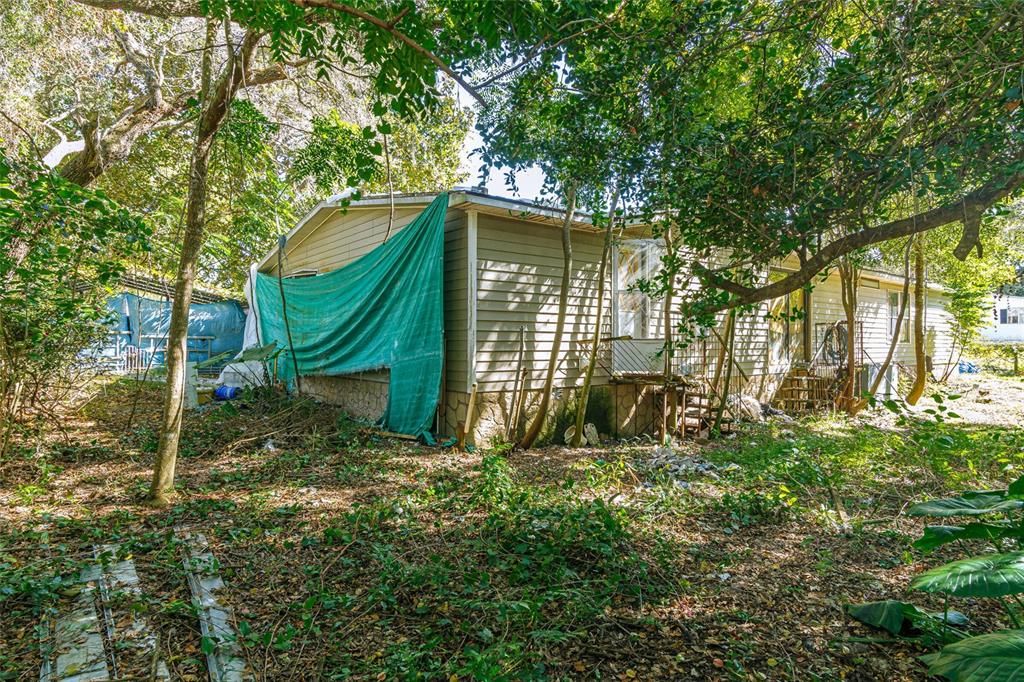 For Sale: $97,000 (3 beds, 2 baths, 1499 Square Feet)