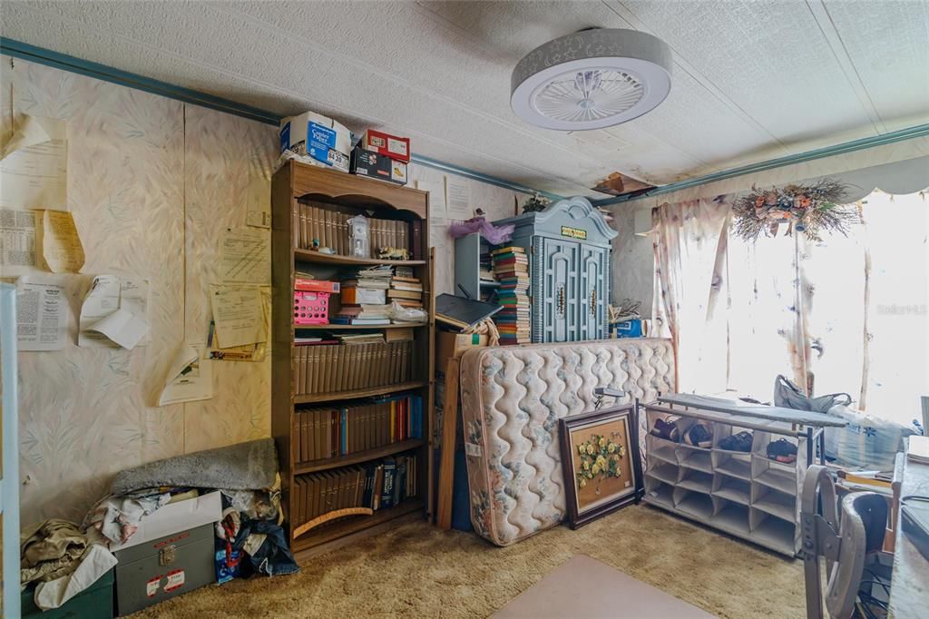 For Sale: $97,000 (3 beds, 2 baths, 1499 Square Feet)