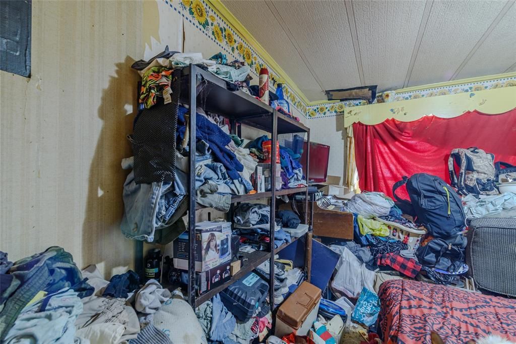 For Sale: $97,000 (3 beds, 2 baths, 1499 Square Feet)